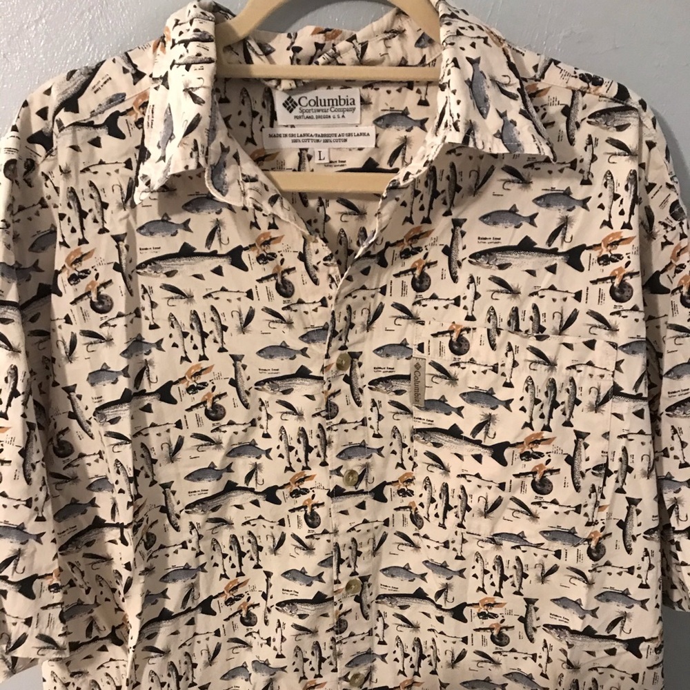 Men’s Columbia button down shirt